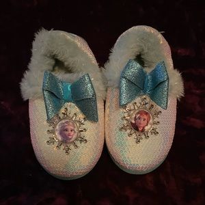 Disney - FROZEN Elsa & Ana slippers Girls 9-10